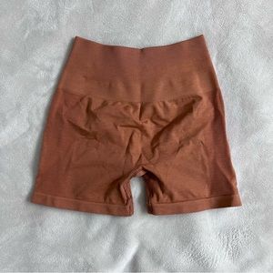 ALPHALETE Amplify Short – Mandarin